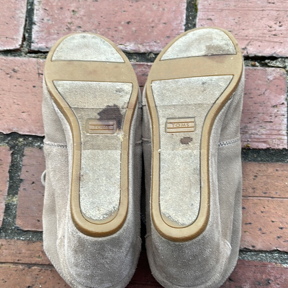 TOM’s Booties - Picture 6 of 6